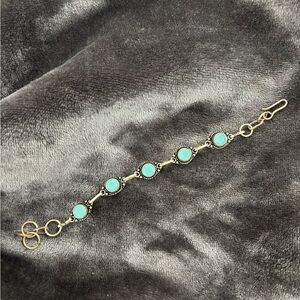 Elegant silver and Turquoise Bracelet